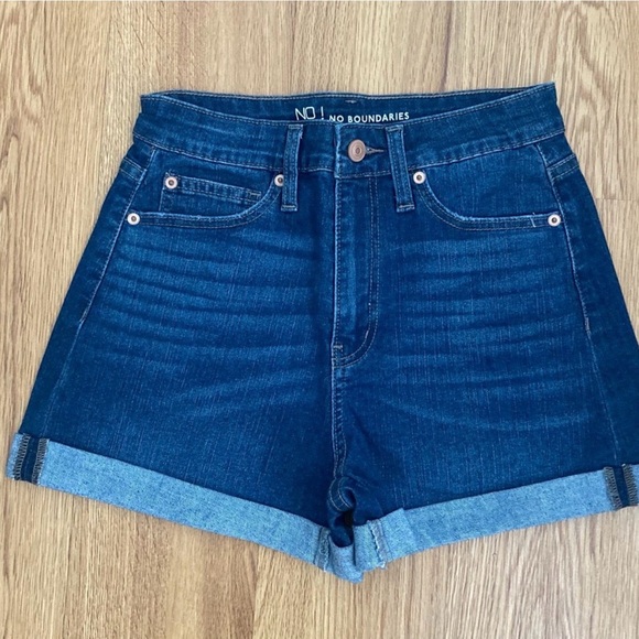 No Boundaries Pants - No Boundaries Juniors Size 7 Cuffed Denim Shorts Stretch Medium Wash NEW